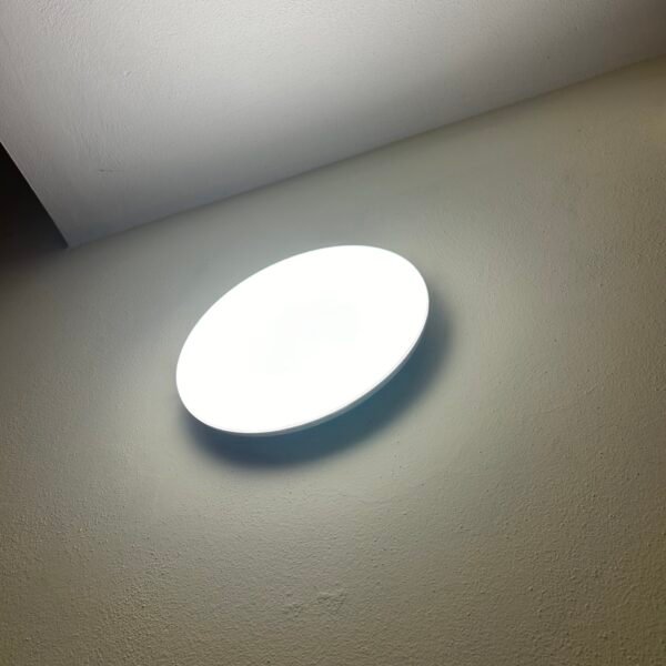 plafoniera led tonda con sensore di prossimità luce emergenza e 3cct ip65