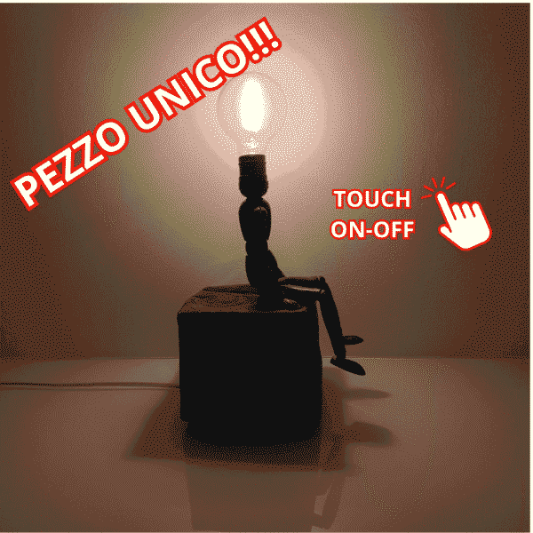 "Idea" Lampada Artistica con omino e base in legno - accensione touch ON/OFF